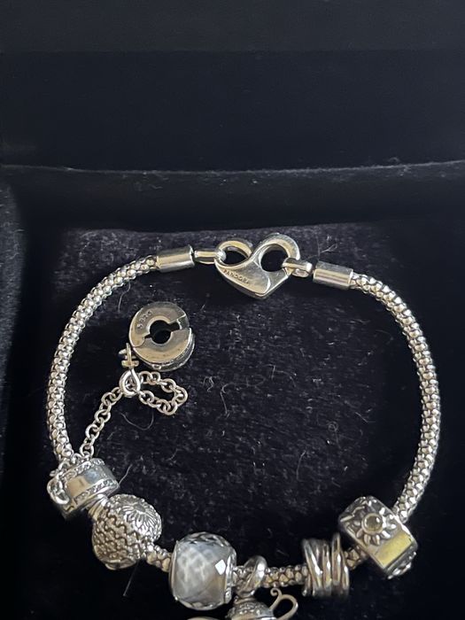 Гривна с талисмани пандора