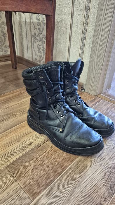 Продам военную форму берцы,валенки