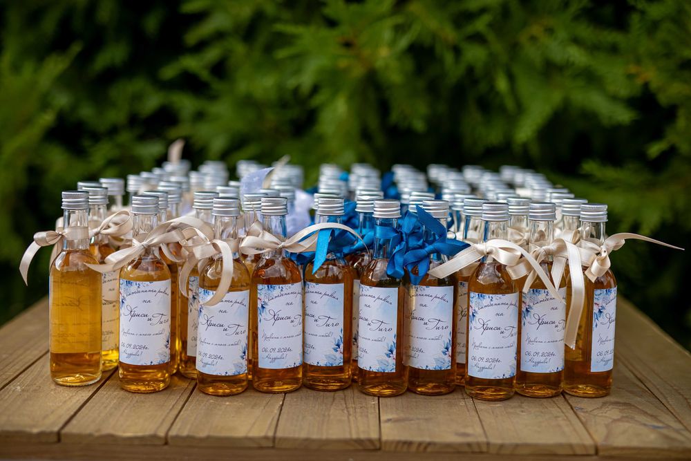 Сватбени аксесоари - покани, етикети, кутия за подаръци, надпис, табло