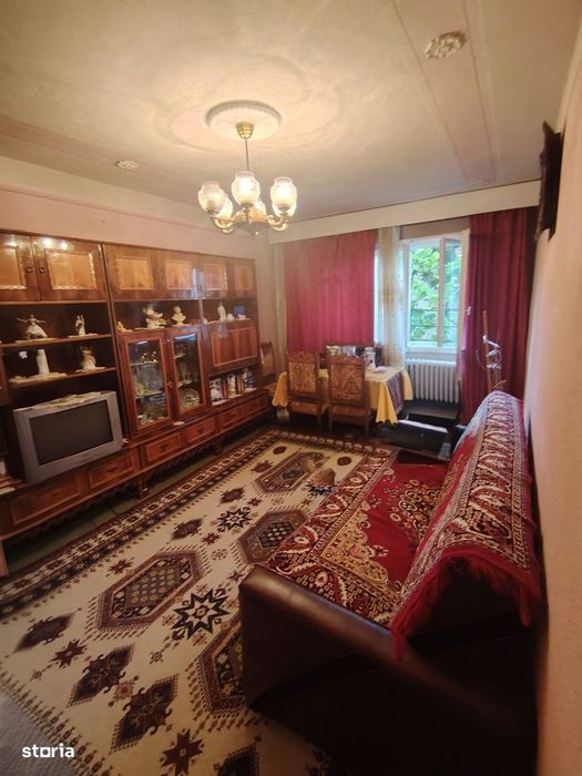 Apartament la parter mare, zona Vlaicu bloc 10 etaje
