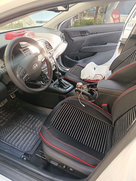 Hyundai Elantra 2019 yil