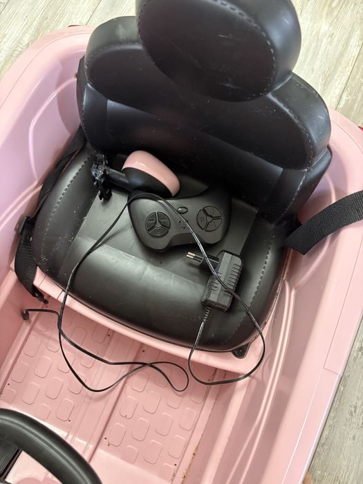 Masina fiat electrica  roz .Vandut