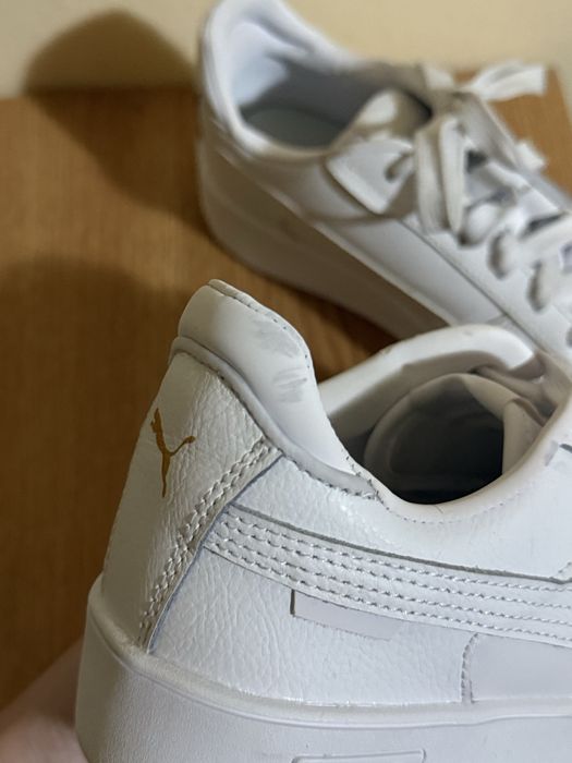 Sneakerși Puma Carina Street