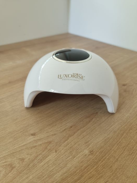 Lampa UV pentru unghii