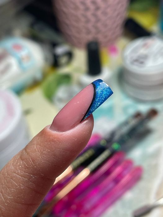 Unghii cu gel la domiciliul clientului