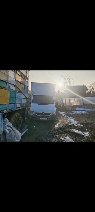 Camionetă Mercedes Sprinter