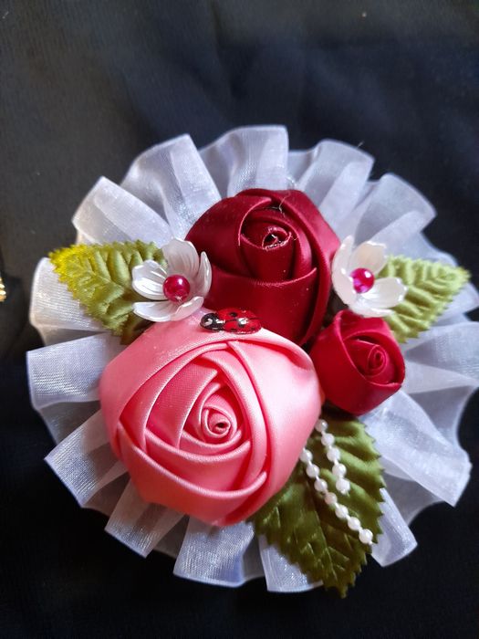 Brosa de matase unicat lucrata manual diverse modele si culori