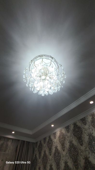 Продаётся Люстра