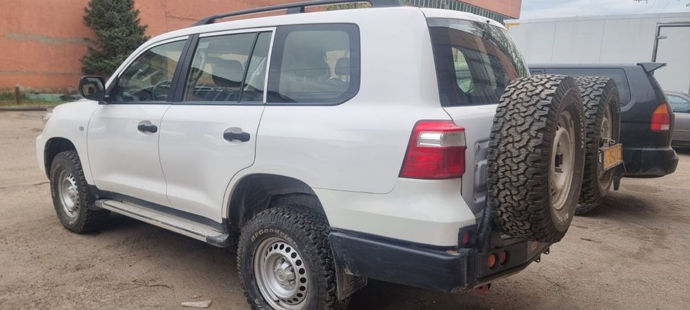 Продам Toyota Land Cruiser 200