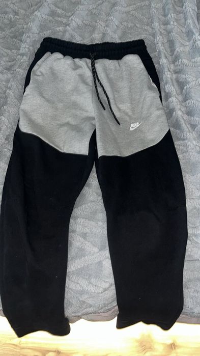 Екип на Nike tech