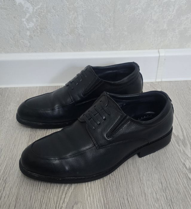 Срочно продам мужские туфли