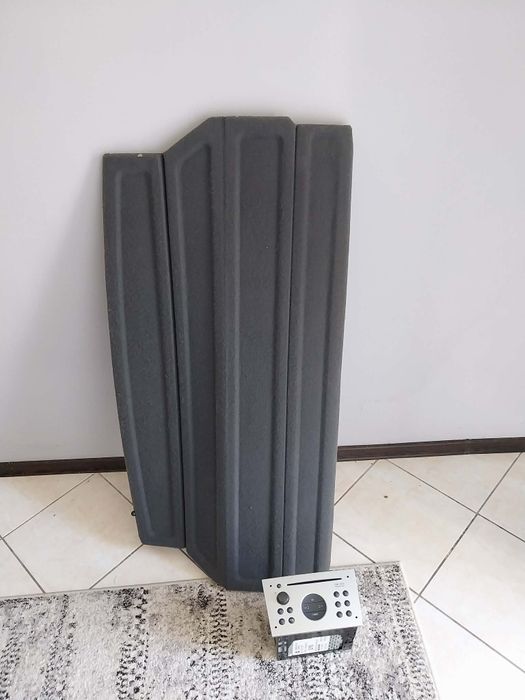 Vând casetofon și poliță portbagaj