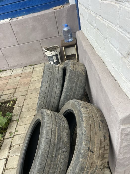 Продам резину 215/55/17