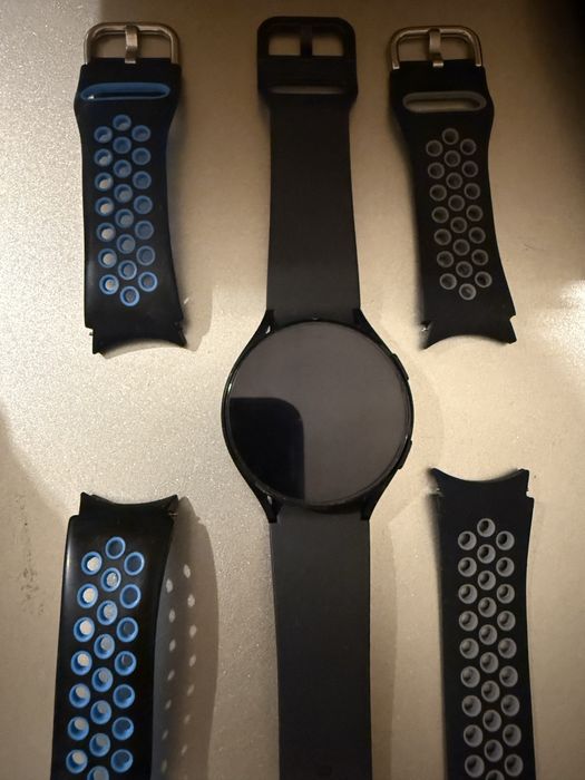 Smartwatch Samsung Watch 4 impecabil. 3 curele