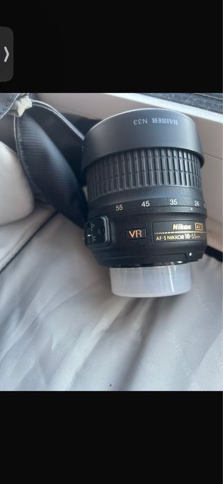 Vand Camera foto DSLR Nikon D3000 + obiectiv Nikon AF-S DX