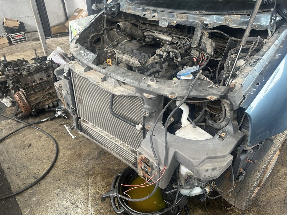 Очиларка/Преден панел за VW Sharan 1.9tdi 2001-2009г.!