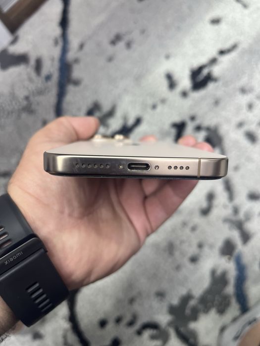iPhone 16 Pro Max