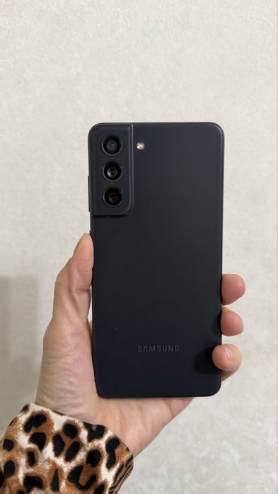 Телефон Самсунг Samsung GALAXY S21 FE