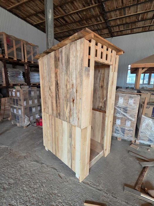 Туалет деревянный