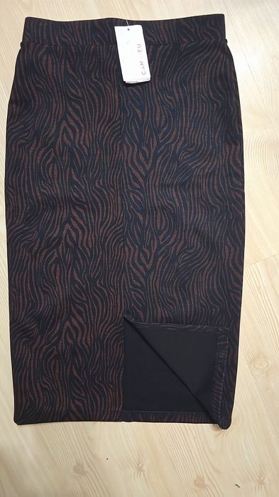 Fuste midi elegante