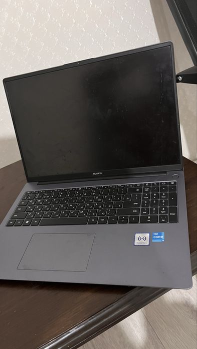 Срочно продам ноутбук huawei matebook d16