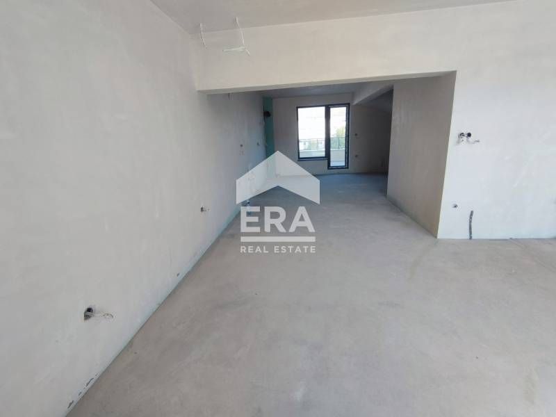 Просторени светъл  мезонет в един от най-предпочитаните квартали на гр