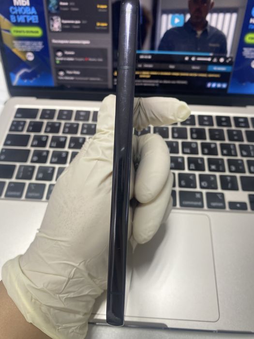 Продам Samsung Galaxy S22