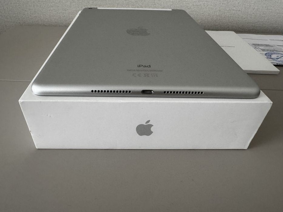 Ipad 8 32 GB + 5G CELLULAR/SIM