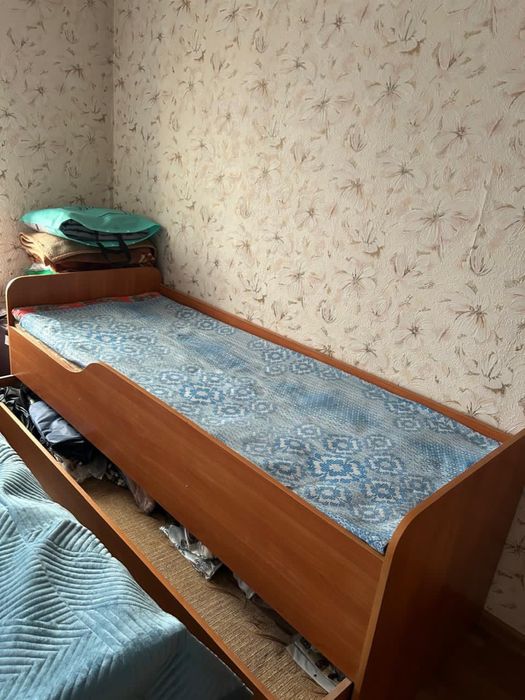 кровать на двое, низ открывается за 35.000 тг