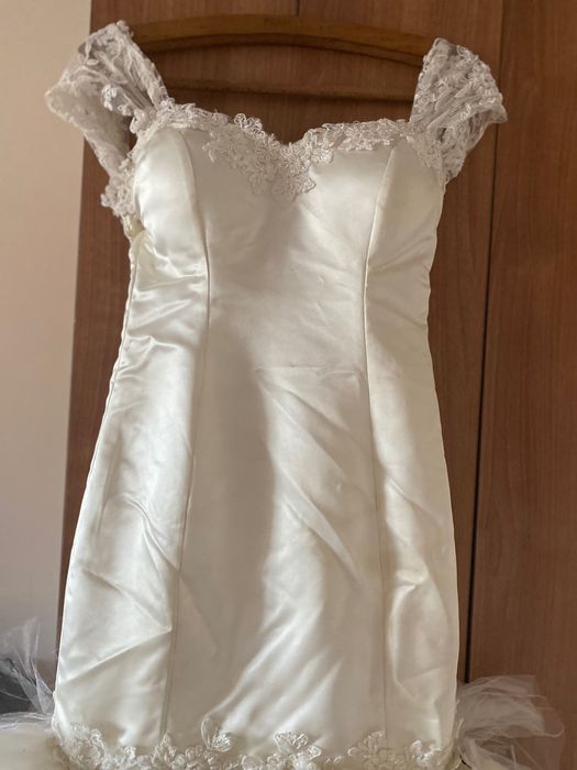 Булченска рокля!Много стилна и елегантна!