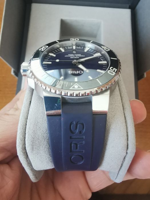 Часовник ORIS AQUIS Date