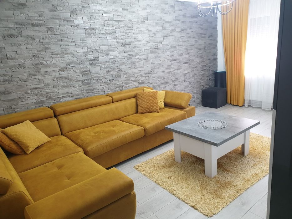 Apartament cu 3 camere decomandat,  renovat, mobilat si utilat