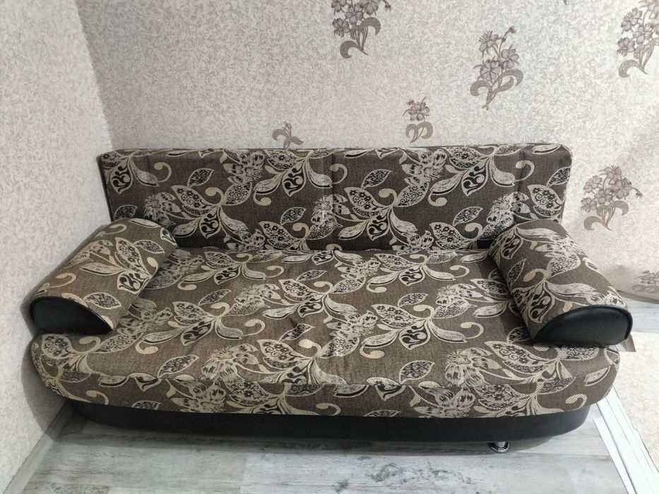 Отдам диван даром