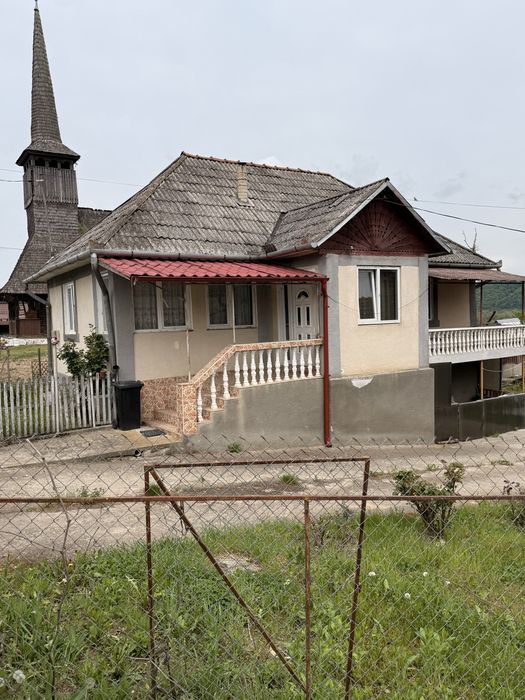 Casa cu gradina 31 arii. Sat Podisu, Comuna Ileanda, Judetul Salaj.