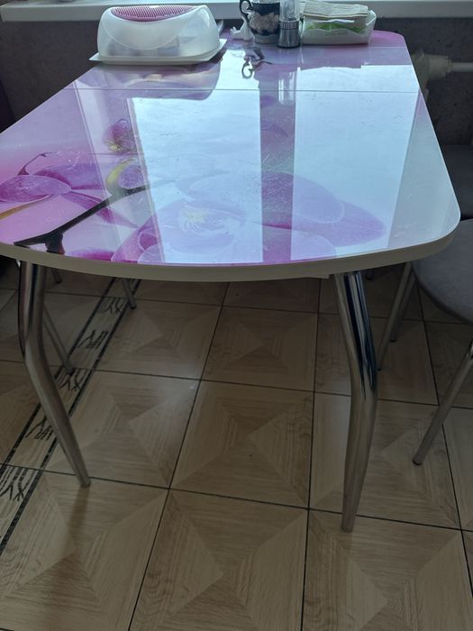 Продам кухонный стол