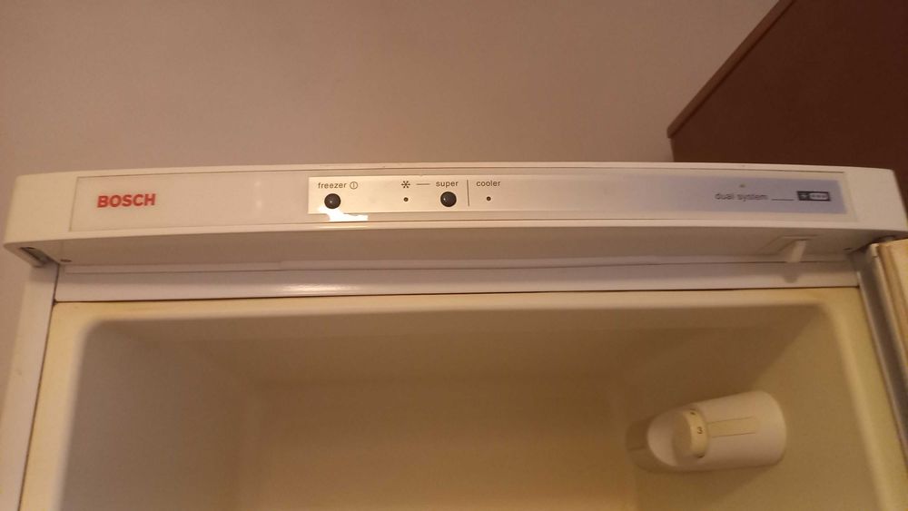 Vand combina frigorifica Bosch, 2 compresoare, stare perfecta nu asigur transport