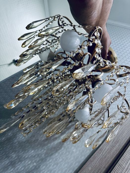 Продается люстра