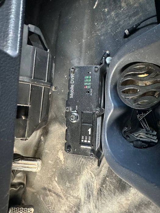 Avtomashinani online kuzatish uchun kameralar va GPS bor. Arzon narxda