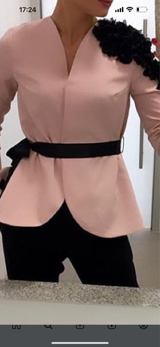 Продам костюм с юбкой