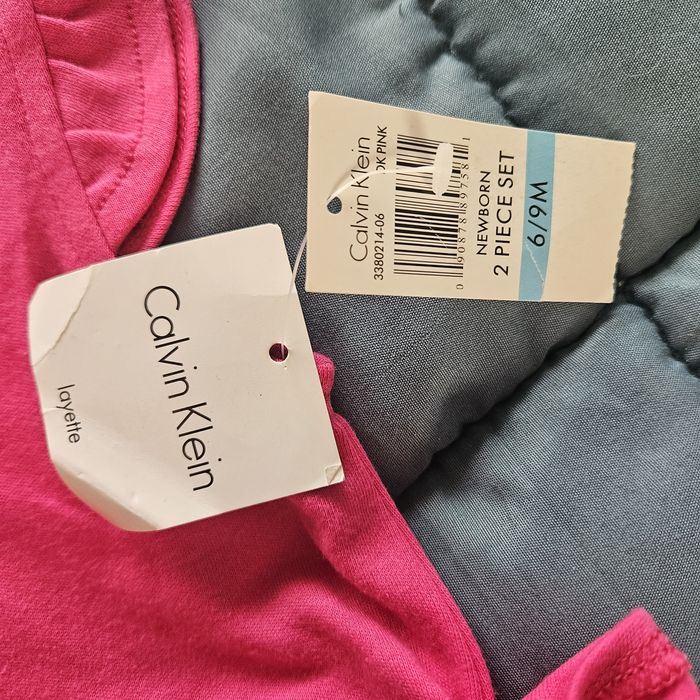Rochita Calvin Klein 6/9 luni