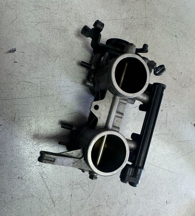 Оборудвани Дросели с дюзи за Kawasaki ER6 OEM