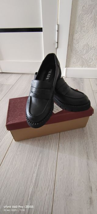 Срочно продам женский туфли