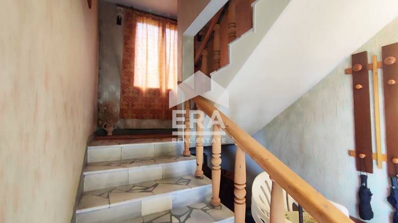 Kъща в гр. Сапарева баня с двор и гараж