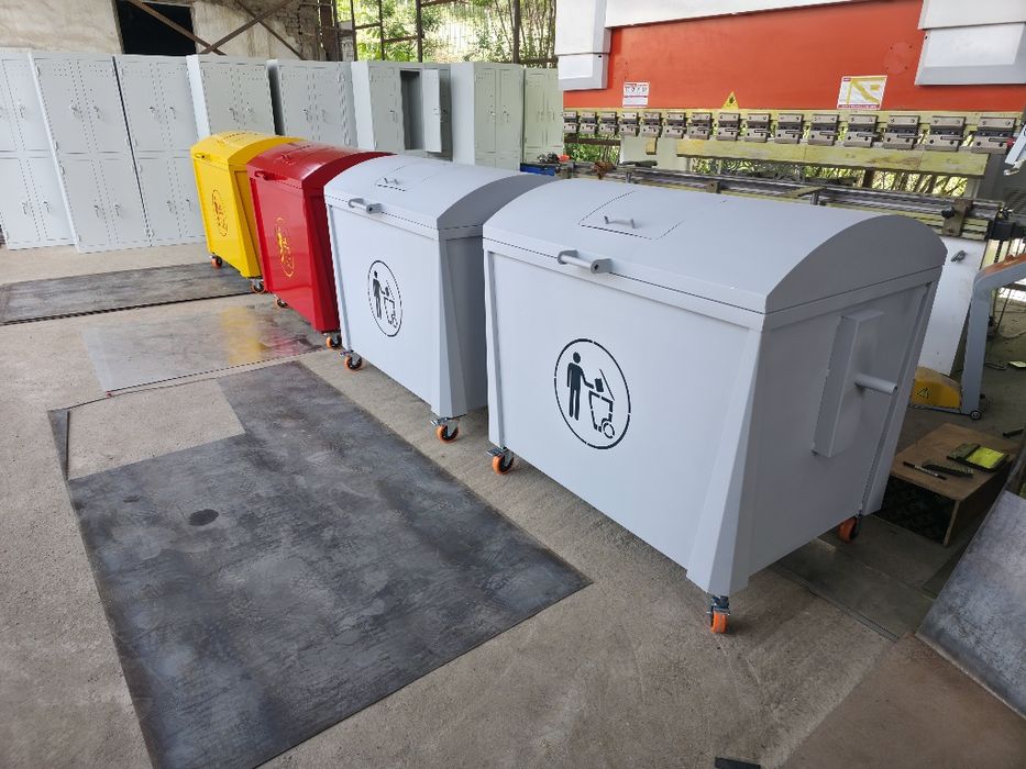 Мусорный контейнер Musorni bak