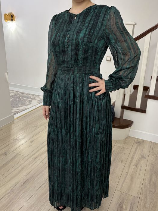 Вечернее женское платье