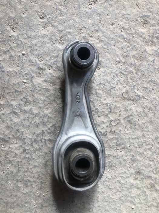 Продам запчасти на рено дастер