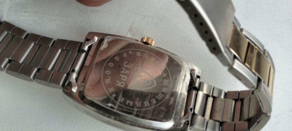 Часы наручные,механика.