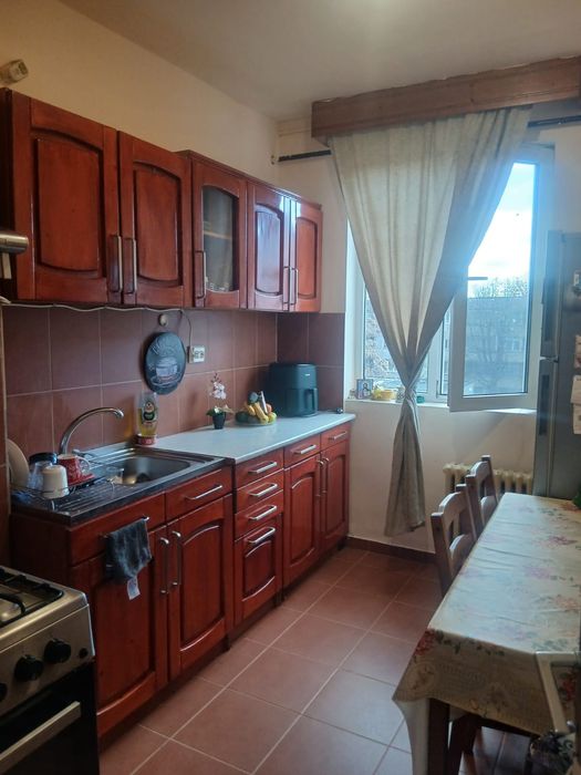 Vanzare apartament 2 camere in Ploiesti, zona Democratiei