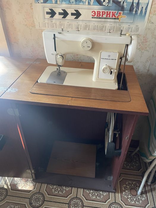 Швейная машина ретро