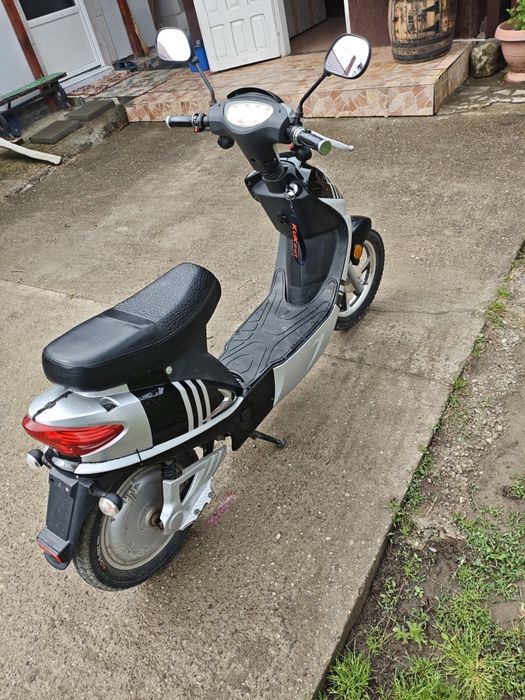 Scuter electric rolektro